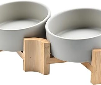 SPUNKYJUNKY 15° Tilting Ceramic Dog Bowl with Wooden Stand, Food and Water Bowl, Non-Slip for Dogs and Cats with Flat Faces, Small and Medium Dogs (400 ml × 2, Grey)