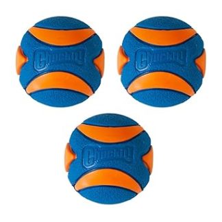Chuckit! Ultra Squeaky Ball Dog Toy, Durable High Bounce Floating Rubber Squeaky Dog Ball, Launcher Compatible Toy for Dogs, Pack of 3, Medium