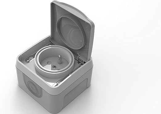16 Amp Socket + Earth Waterproof