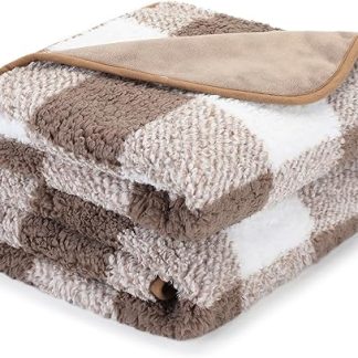 IDOGCHEW Waterproof Dog Blanket, 152 x 127 cm, Fluffy Flannel & Sherpa Pet Blanket, Suitable for Medium and Large Dogs, Machine Washable, Brown
