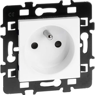 EUR'OHM (Lot de 50) Pinch 2P+T 16A - Esprit - Interrupteur et prise
