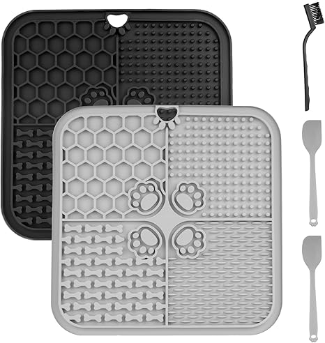 Pack of 2 Cat Licking Mat, 20 x 20 cm, Lick Mat, Dog Lick Mat with Suction Cups, Feeding Mat for Butter, Yoghurt Dog Toy, for Slow Eating, with Spatula/Brush