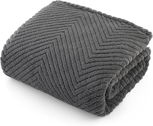 BEDSURE Washable Dog Blanket for Large Dogs - 120 x 100 cm Dog Blanket Sofa Made of Coral Fleece, Dog Blanket Fluffy and Soft, Cat Blanket for Cats, Pet Blanket for Travel, Bed, Sofa, Dark Grey