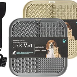 BASVII Lick Mat Cat 20 x 20 cm, Pack of 2 Silicone Lick Mat Dog with Suction Cups, Strong Suction Power, Slow Eat Cats and Dogs, Lick Mat Cat with Spatula and Brush, Easy to Clean