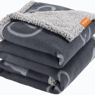 PETTOM Waterproof Dog Blanket, 152 x 127 cm, Sherpa Fleece Blanket Dog, for Medium and Large Dogs, Pet Blanket, Fluffy and Soft, Dog Blanket Sofa with Double Side, Washable, Grey